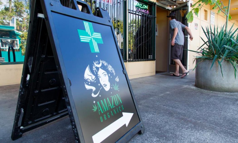 В Орегоне открылся легальный магазин по продаже марихуаны 