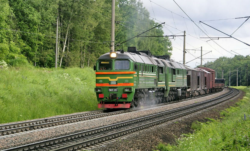 Грузовой поезд сошел с путей в Хабаровске 