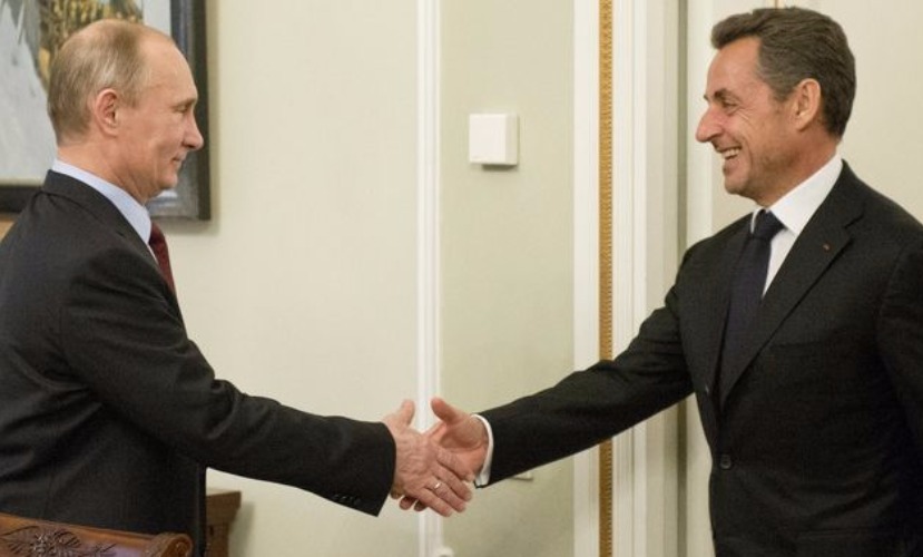 Путин обрадовался встрече с Саркози после годичной разлуки и обратился к нему на 
