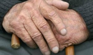 91-летнюю женщину-ветерана в больнице Петрозаводска травмировал упавший монитор