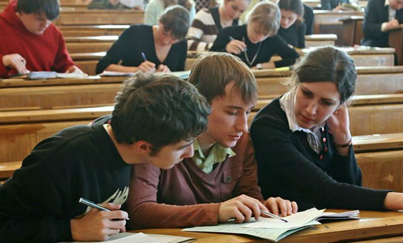 Десять вузов России лишились возможности принимать новых студентов 