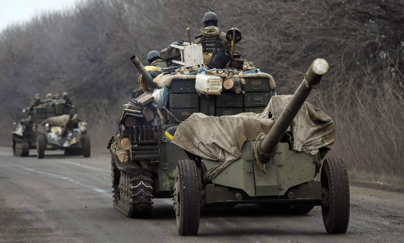 Украинская сторона начала отвод артиллерии в Луганской области 