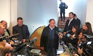 Протестующие в Молдавии начали устанавливать палатки в зданиях госучреждений