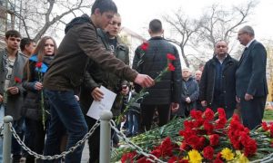 «Je Suis Paris»: в Кишиневе почтили память жертв терактов во Франции