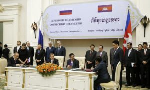 Медведев в Камбодже начал кампанию по выборам в президенты