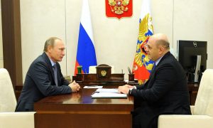 Путин предложил главному налоговику России стать премьером