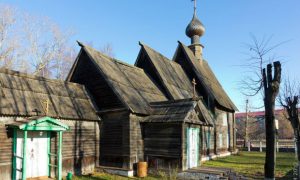 Церковь XVII века пытаются спасти от огня в Иваново