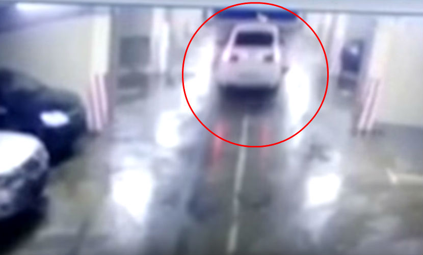 Авто с пассажирами рухнуло с восьмого этажа паркинга в Подмосковье 