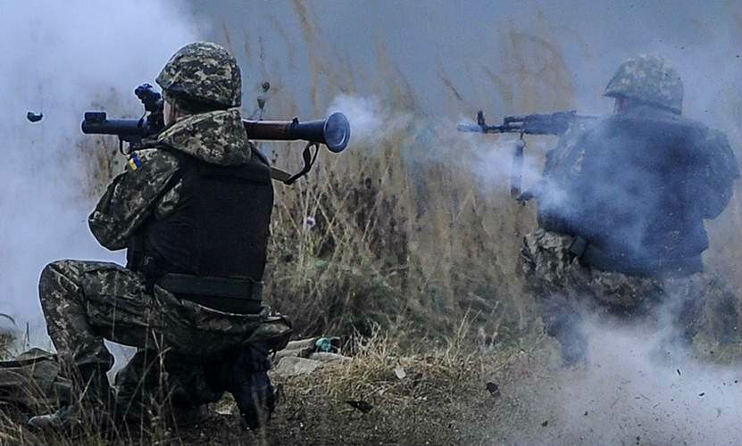Ожесточенные бои по всем направлениям начались в Донбассе 