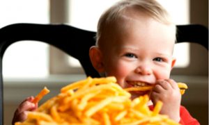 Топ-7 вредных продуктов для детей обнаружили ученые