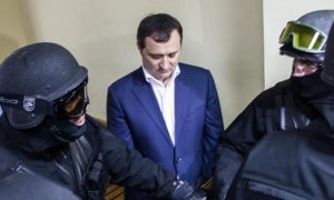 Арестованный экс-премьер Молдавии после угроз зэков объявил голодовку