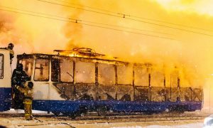 Трамвай с пассажирами загорелся во время движения в Магнитогорске