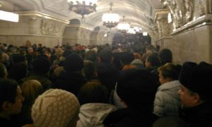 В московском метро образовались огромные толпы
