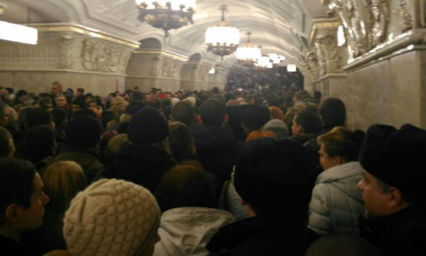 В московском метро образовались огромные толпы 