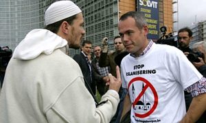 Мусульмане пугают православных в Финляндии, подавляя массой