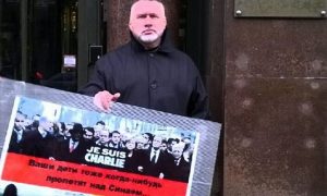 Акция против Charlie Hebdo прошла в Петербурге