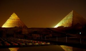 На пирамидах в Египте появятся российский и французский триколоры