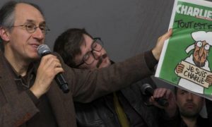 Главный редактор Charlie Hebdo обвинил Кремль в попытке «отвлечь внимание»