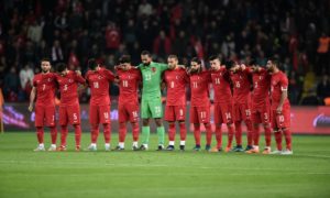 Турецкие фанаты «почтили память» жертв терактов в Париже свистом и скандированием такбира