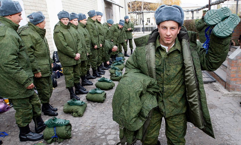 Российские военные полностью переоделись к Новому году 