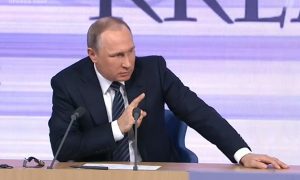 Путин предложил вручить президенту ФИФА Блаттеру премию мира