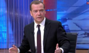 Медведев похвалил антикризисный план