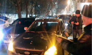 В Екатеринбурге угонщик с девушкой протаранил 8 автомобилей и патрульную машину