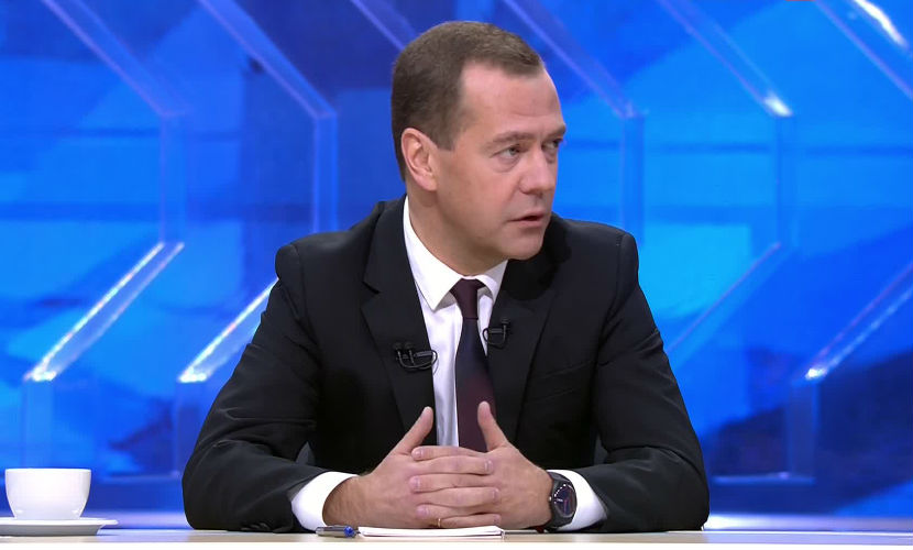 Никакой смены приоритетов в ущерб социальной программе у правительства нет, - Медведев 