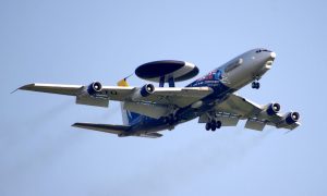 НАТО перебрасывает самолеты-разведчики в Турцию