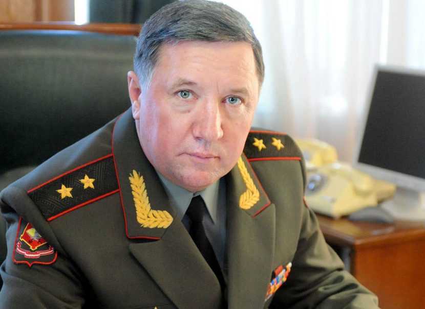 Экс-главкому Сухопутных войск 5 лет в колонии заменили штрафом в 90 тыс. рублей 