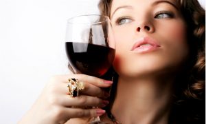 Пить или не пить: ученые назвали полезную дозу алкоголя
