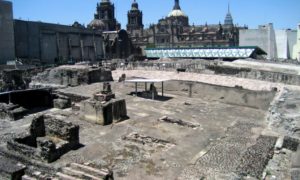 Археологи обнаружили тайный проход к гробницам ацтеков