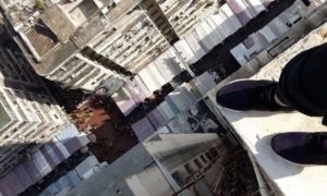 Школьница разместила прощальное селфи в Instagram и прыгнула с крыши небоскреба