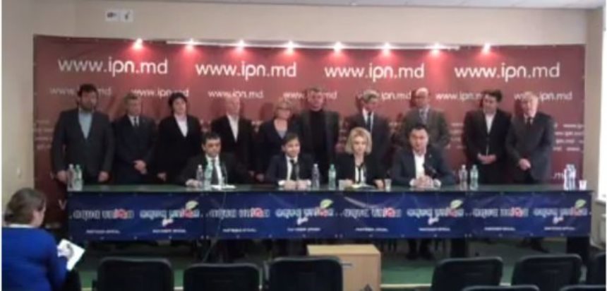 Парламентская фракция Партии коммунистов Молдавии раскололась 