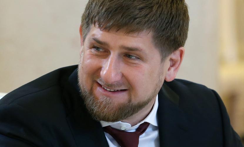 Кадыров обнаружил полуобнаженных девушек, пытающихся запретить Новый год-2016 