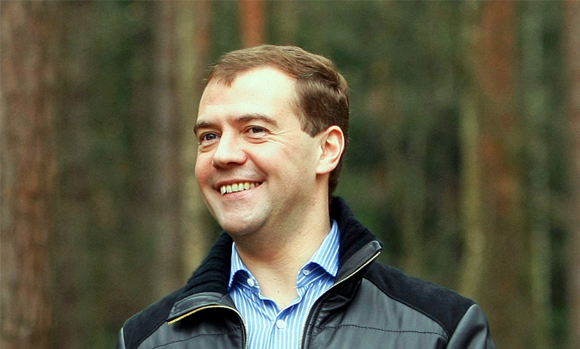 Дмитрий Медведев поздравил Виталия Мутко фром хиз харт 
