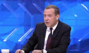 Медведев назвал украинцев 