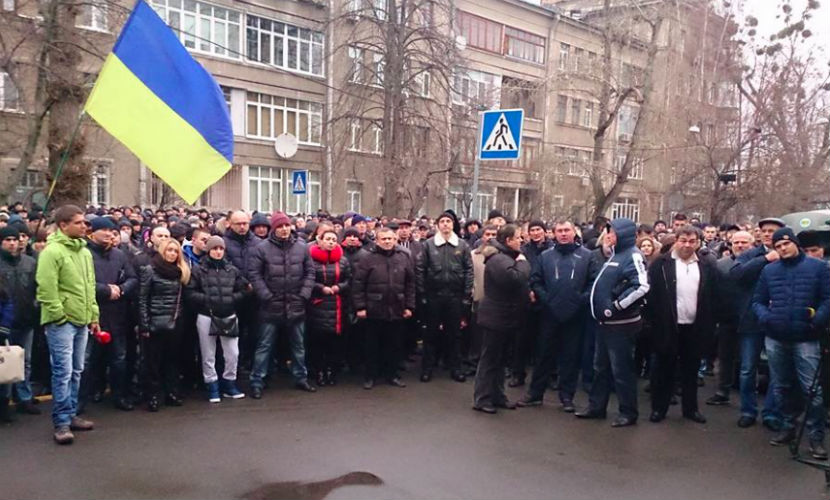 Тысячи милиционеров вышли протестовать в центр Киева из-за реформ Авакова 