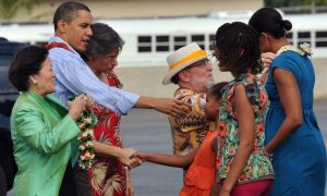 Барак Обама привез семью на рождественские каникулы в свой родной город