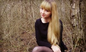 20-летняя девушка после встречи в Симферополе с молодым человеком и подругой исчезла