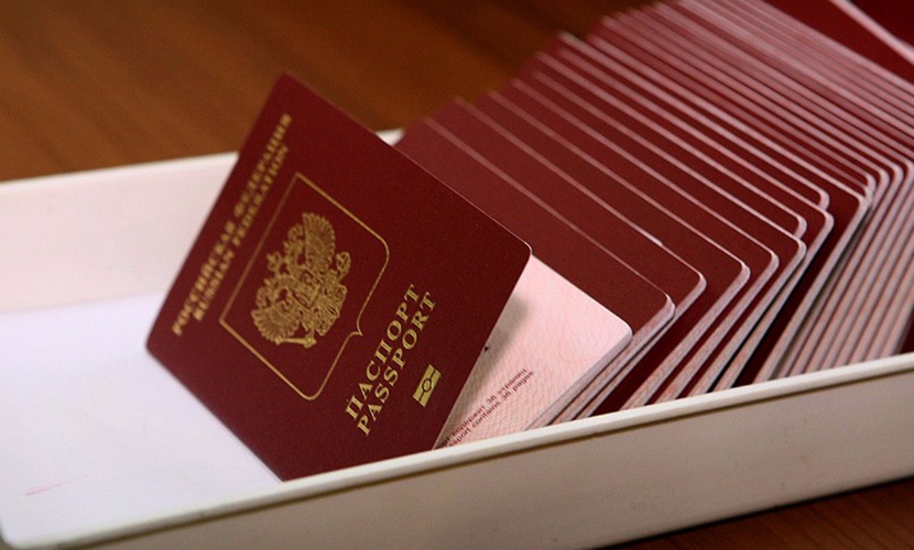 Путин разрешил всем гражданам России одновременно иметь два заграничных паспорта 