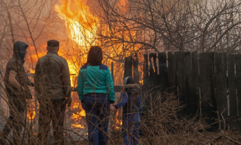 Мать попала в реанимацию после гибели троих детей при пожаре в Рязани 