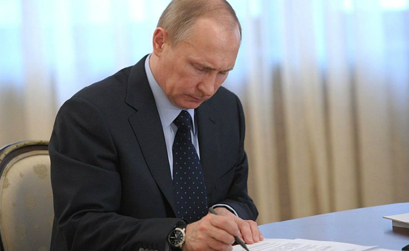Путин утвердил пенсионный бюджет на 2016 год 