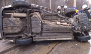 После выезда Kia Rio на встречную полосу три человека погибли в Смоленской области