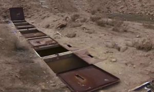 Террористы ДАИШ пытали рабынь в металлических саркофагах