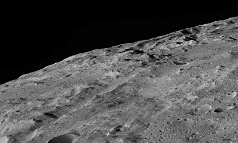 Зонд «Рассвет» сделал снимки Цереры на рекордно низкой высоте 