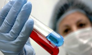 Ученые сделали шокирующее открытие: коронавирус не страшен тем, кто простужен
