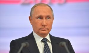 Путина раскритиковали за защиту элит и сохранение либерального курса
