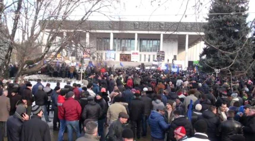 Молдаван под угрозой увольнения с работы заставляют поддержать «демократического» кандидата в премьеры 
