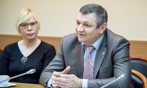 ДНР пообещала за два года сделать все школы электронными